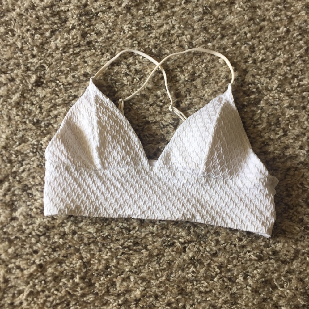 H&M WHITE BIKINI TOP IN 6
